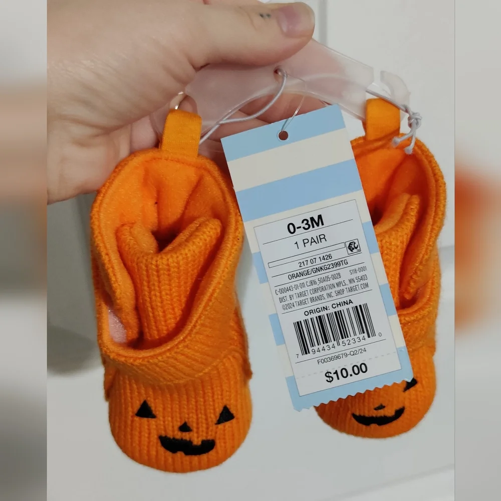 Cat & Jack adorable orange